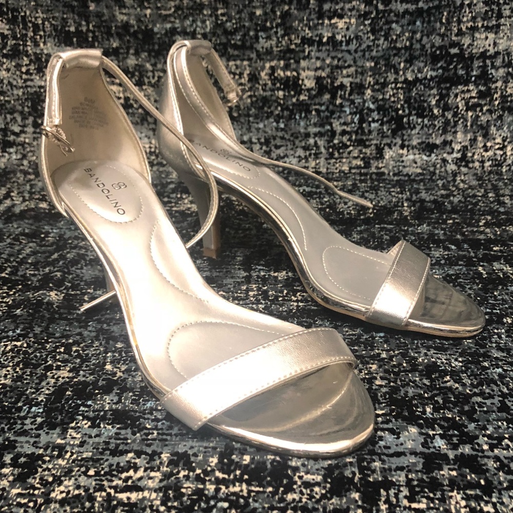 Silver sandals Size 6 1/2